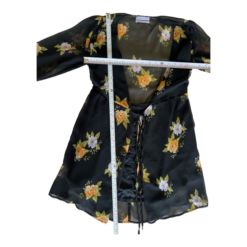 ✨ Urban Outfitters Floral Sheer Tie-Front Mini Dress  Size XS✨ - Picture 11 of 11